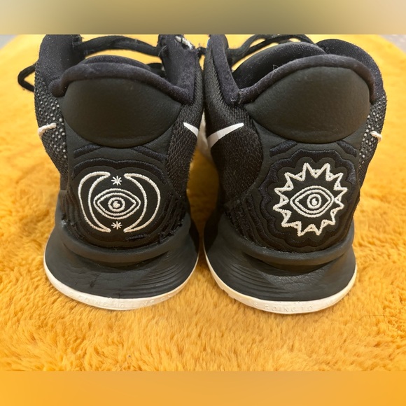 Kyrie 7 brooklyn US 5 - Picture 6 of 7